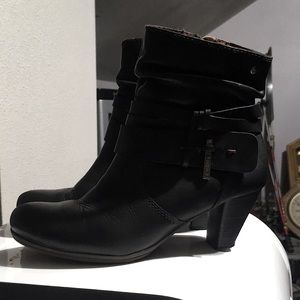 Pikolinos women’s heeled zip boot 7.5-8